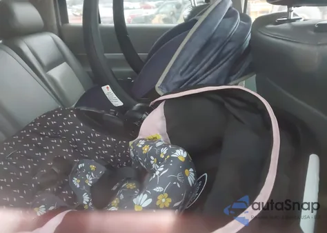 2008 Chrysler Aspen Limited z USA, uszkodzony, nr VIN 1A8HX58N98F107285